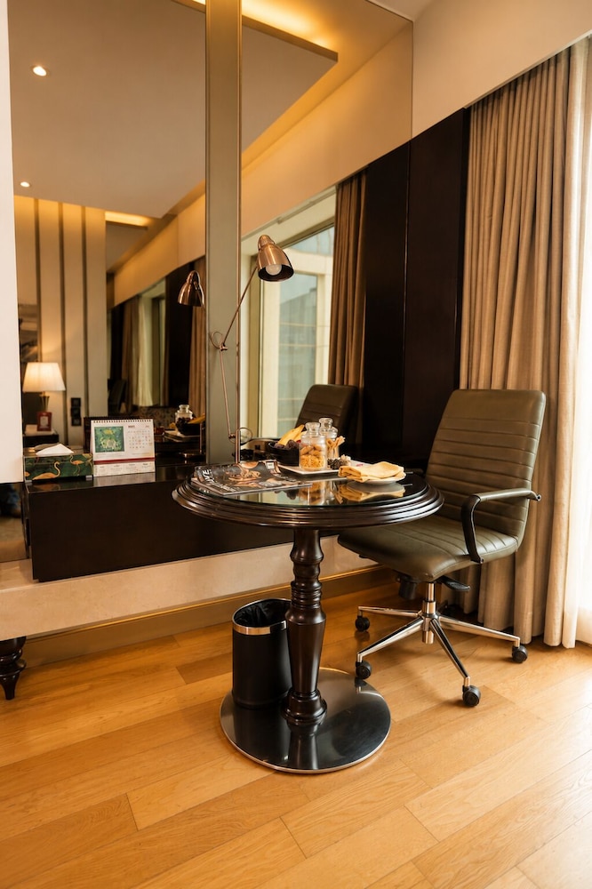Pride Plaza Hotel, Aerocity, New Delhi 42/48