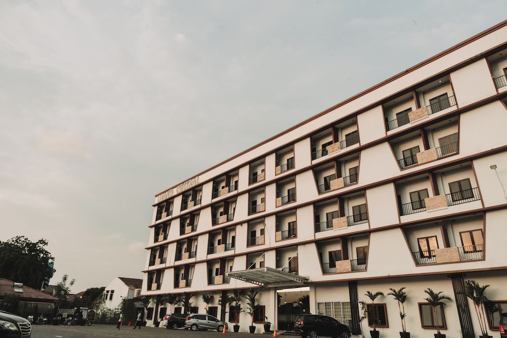 Grand Central Hotel Medan 3/60