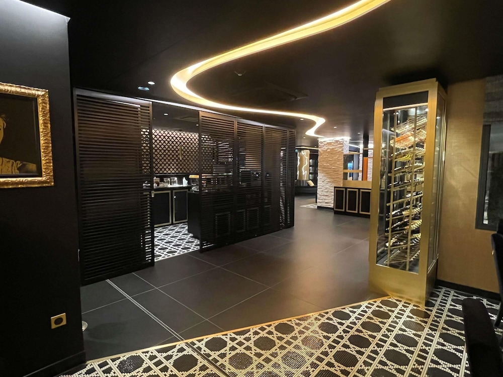 MERCURE ORLEANS CENTRE 5/62