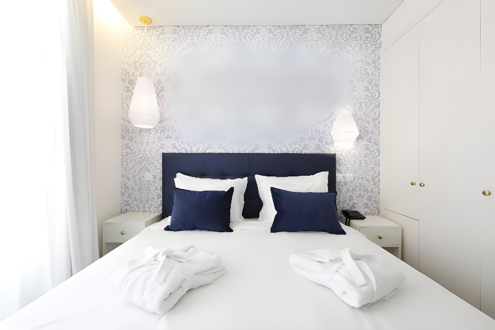 Standard, 2 Double Beds