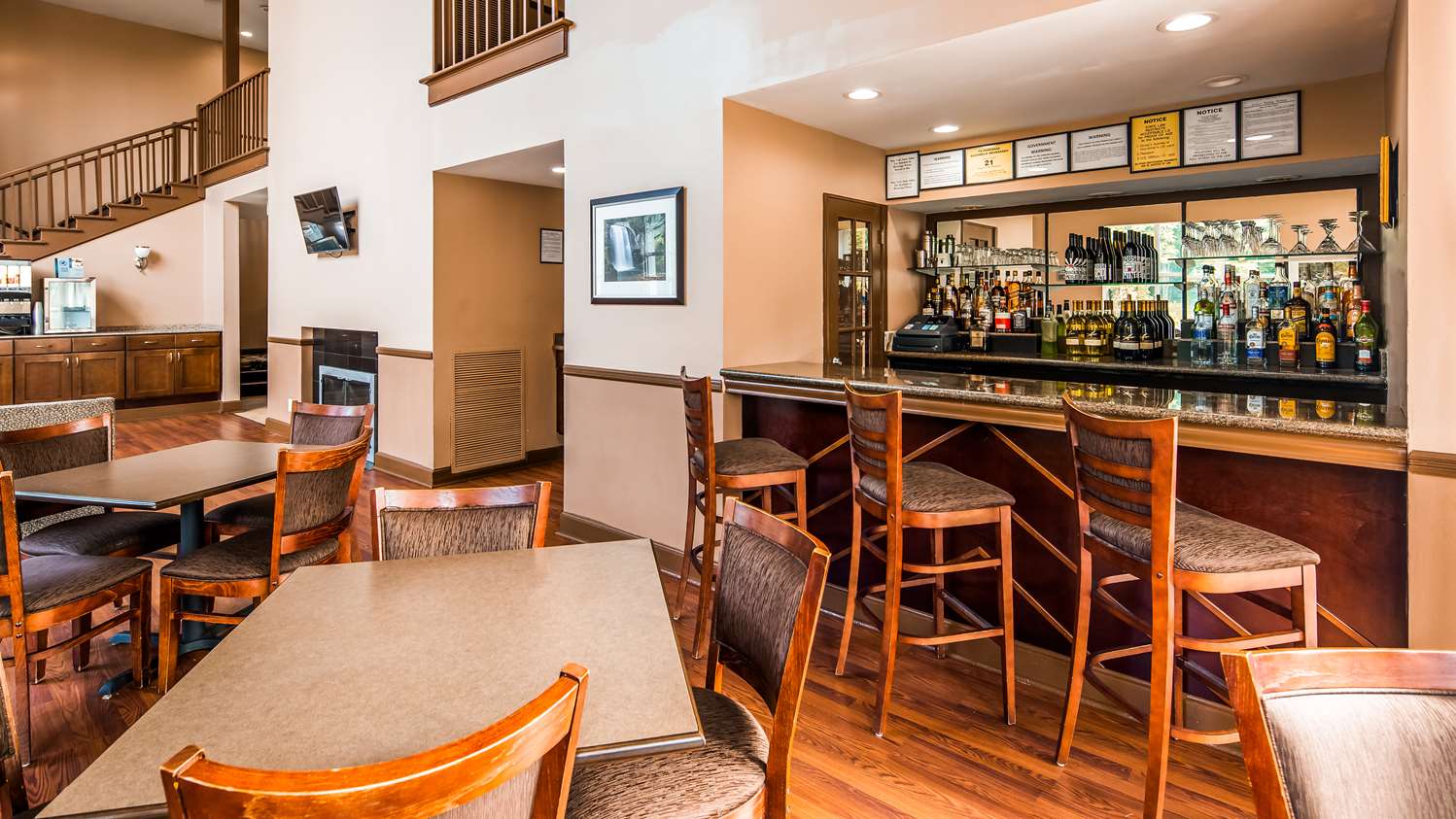 Best Western Plus the Inn And Suites At the Falls 6/10