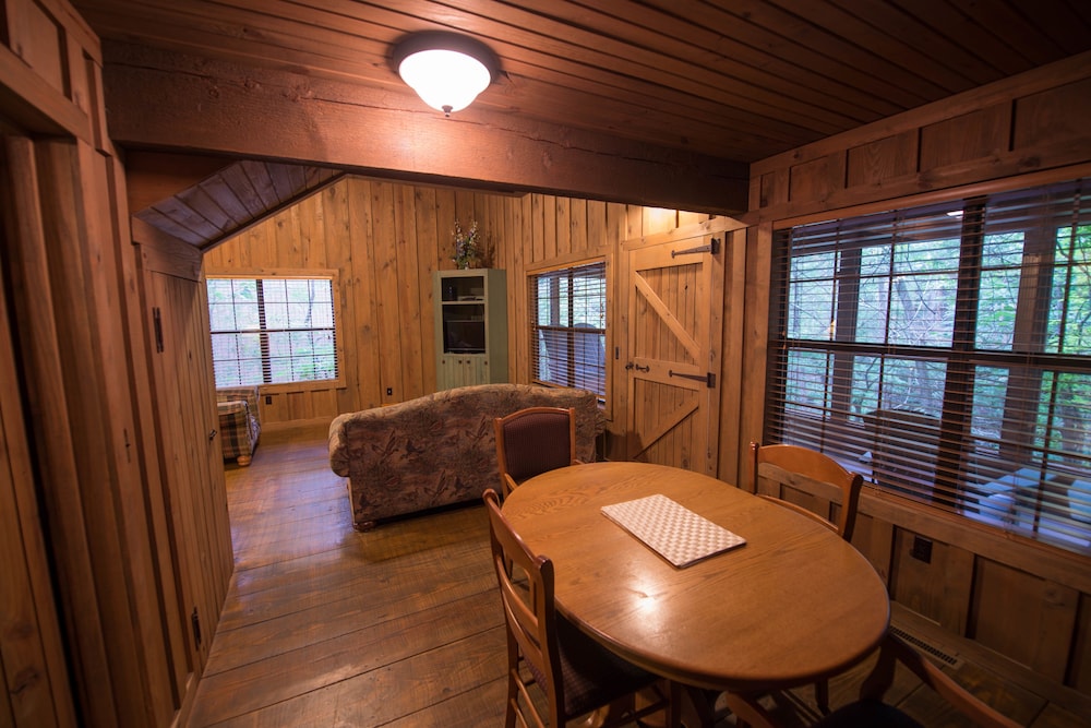 The Cabins At Green Mountain 39/68