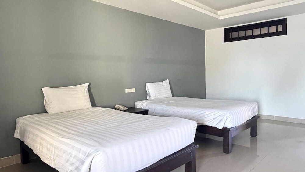 DELUXE, TWIN BEDS