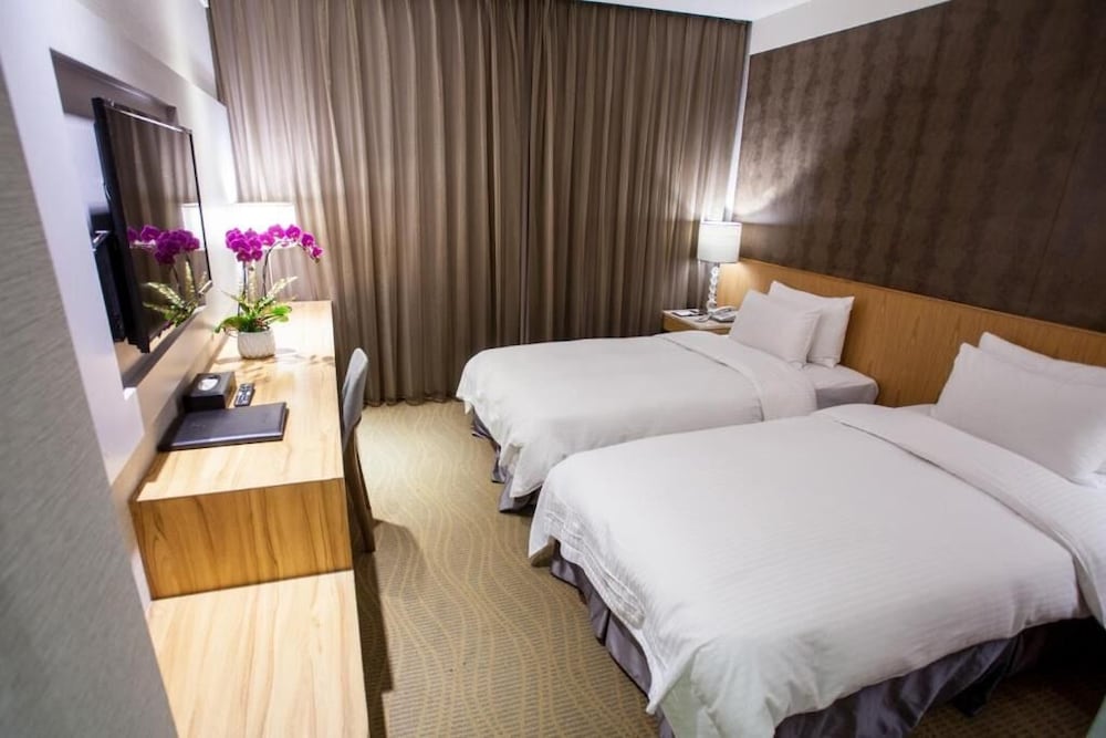 Friend Hotel Yoyo 33/67