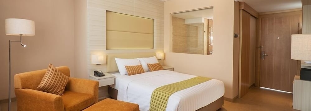 SOTIS HOTEL 24/53