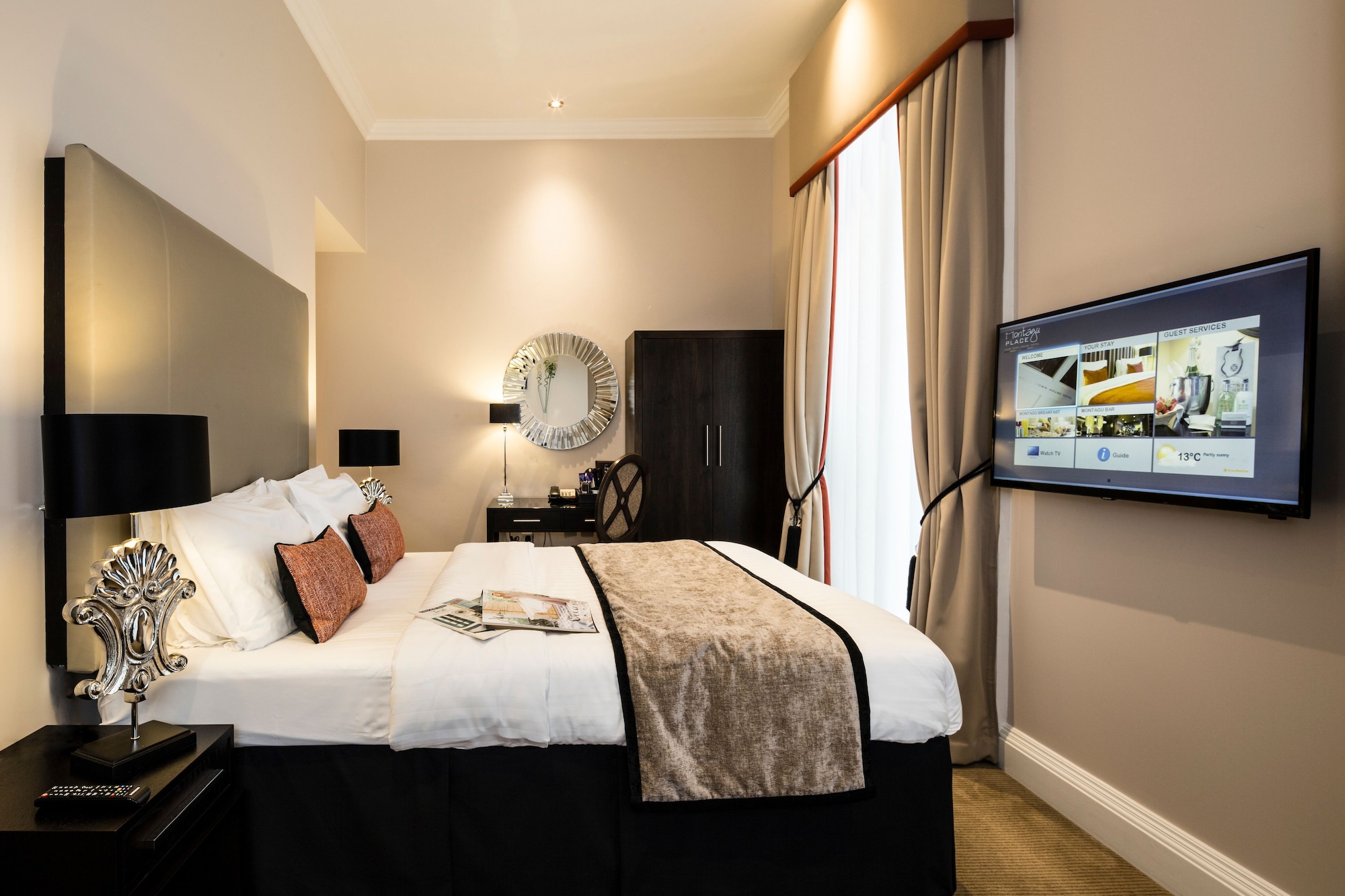 DELUXE, DOUBLE BED