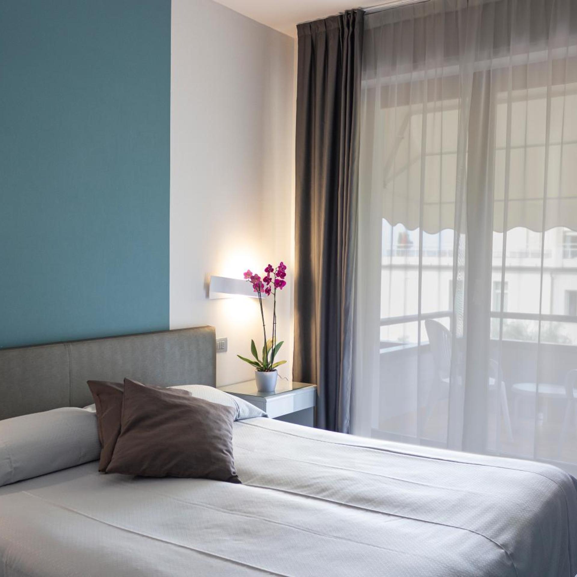 Superior, Triple, Hotel Desiree 4/7