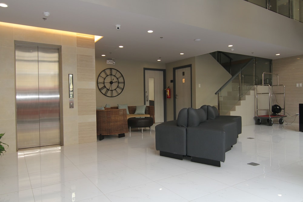Cebu Hotel Plus 45/55