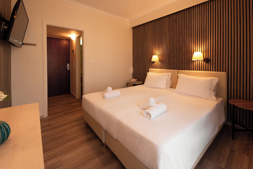 Nefeli Hotel 28/68