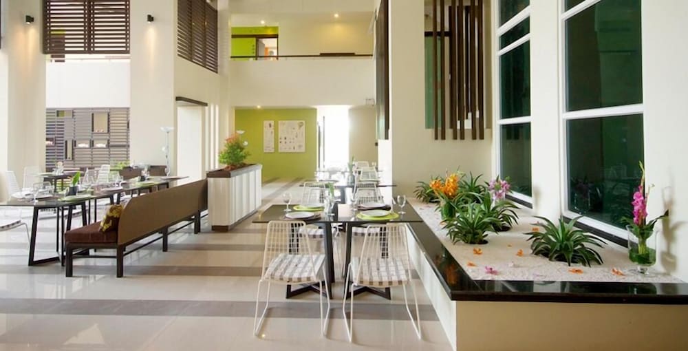 Silathip Huahin Serviced Apartment & Hotel 68/72
