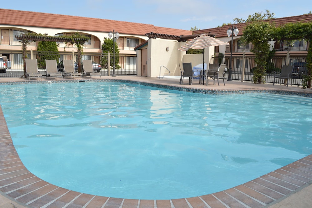 Laurel Inn & Conference Center 62/62