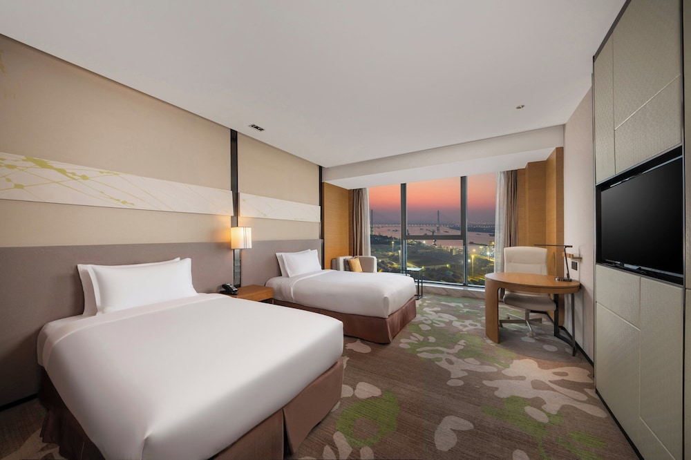 HOLIDAY INN NANJING HARBOUR 28/76