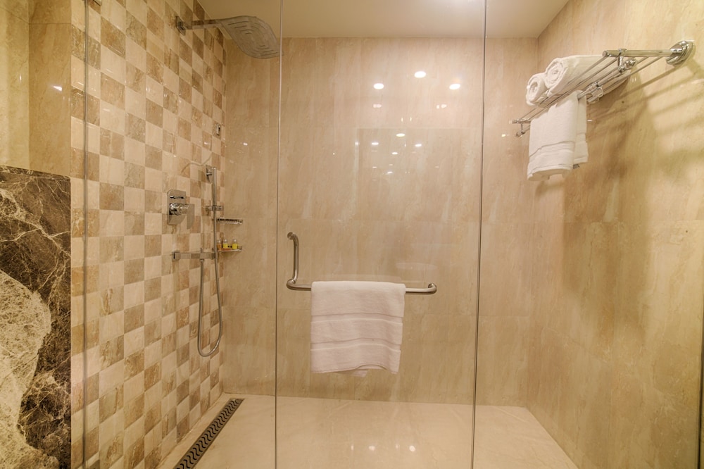 Vivanta Jamshedpur, Golmuri 54/57
