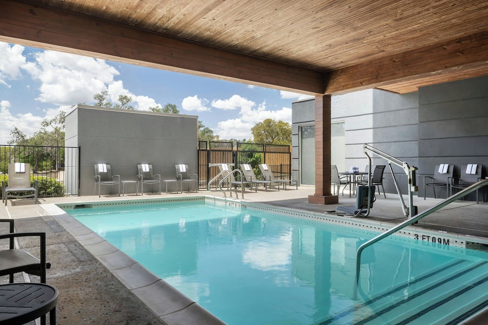 Fairfield Inn & Suites by Marriott San Antonio Medical Center 46/50