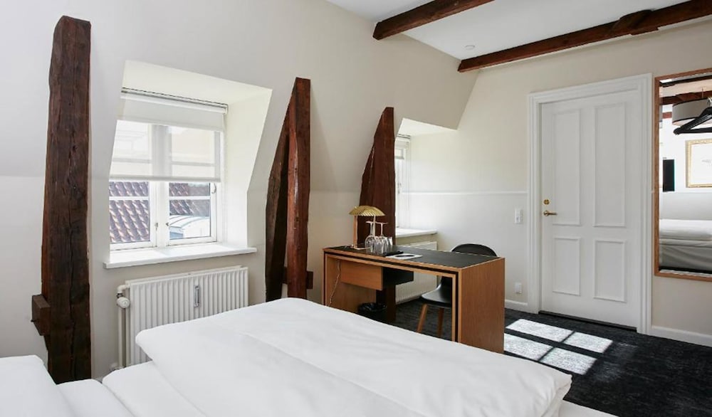 Jorgensens Hotel 28/70