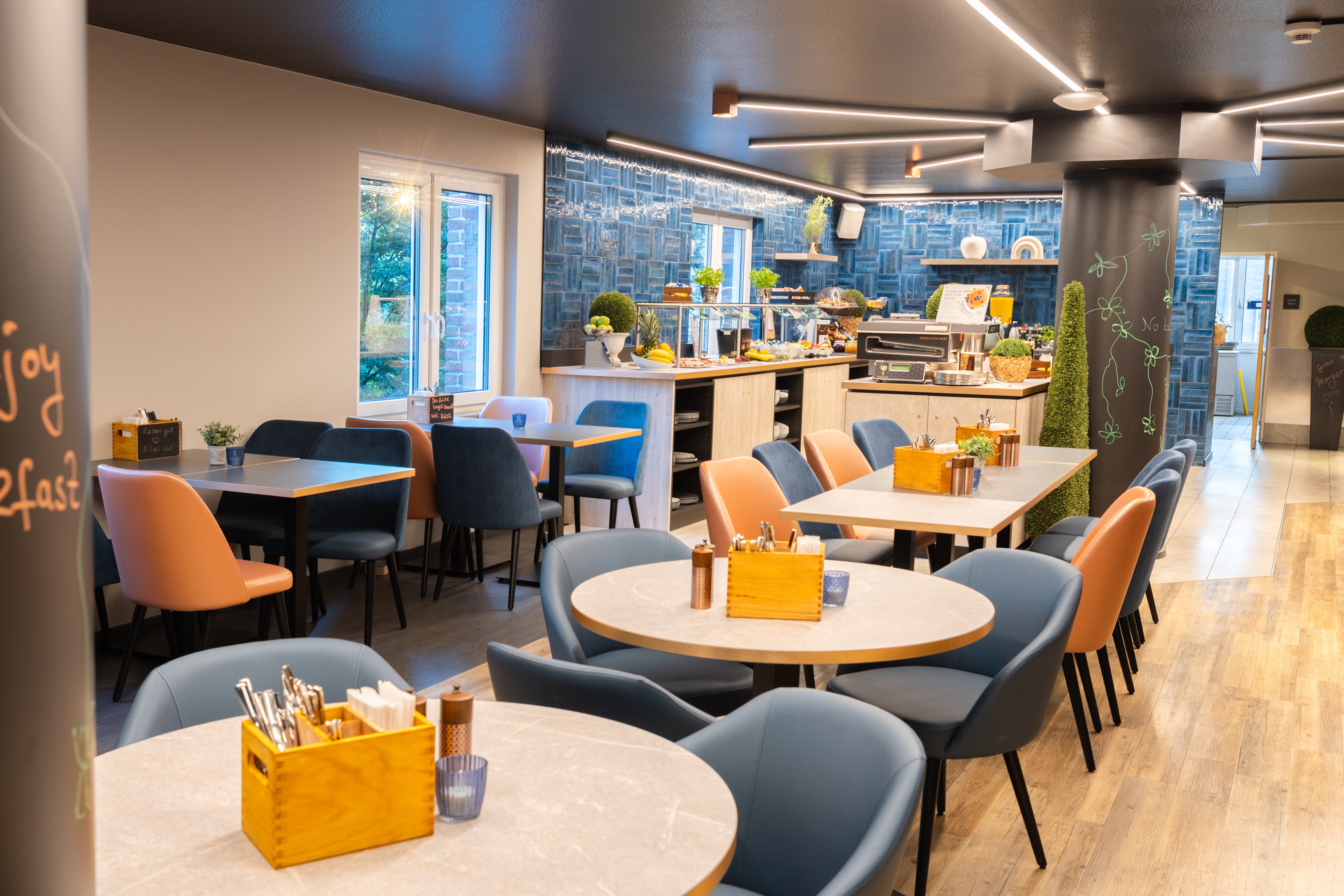 Holiday Inn - The Niu, Stream Monchengladbach 53/71
