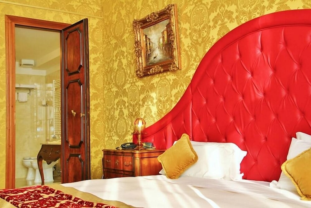 Pesaro Palace 30/60