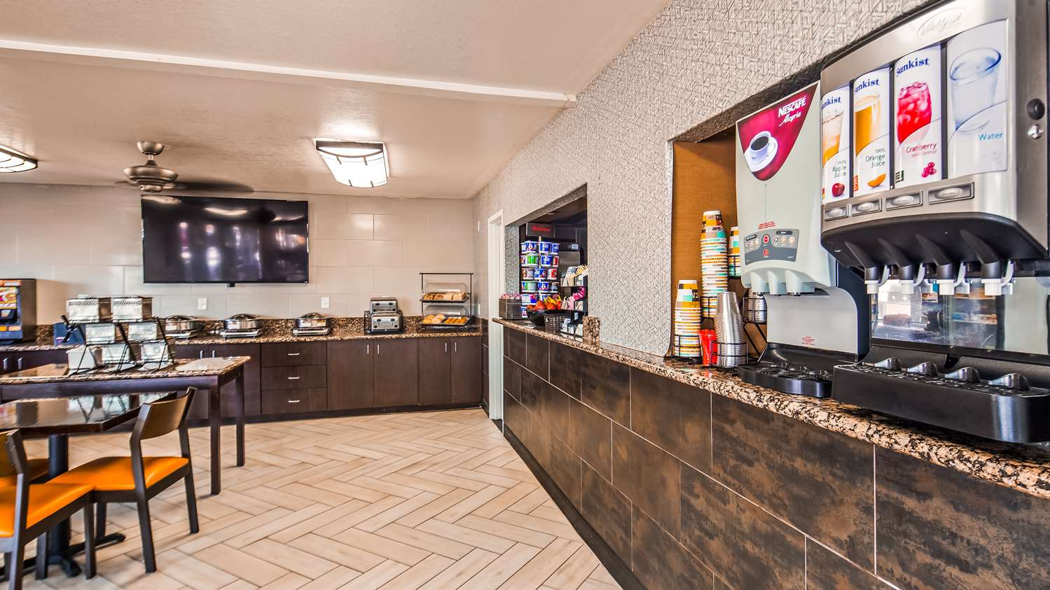 SureStay InnSuites Phoenix Hotel & Suites by Best Western 4/7