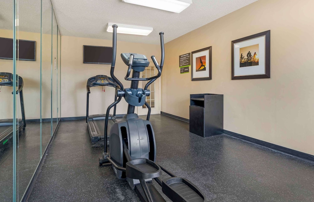 Extended Stay America Suites Houston Sugar Land 33/57