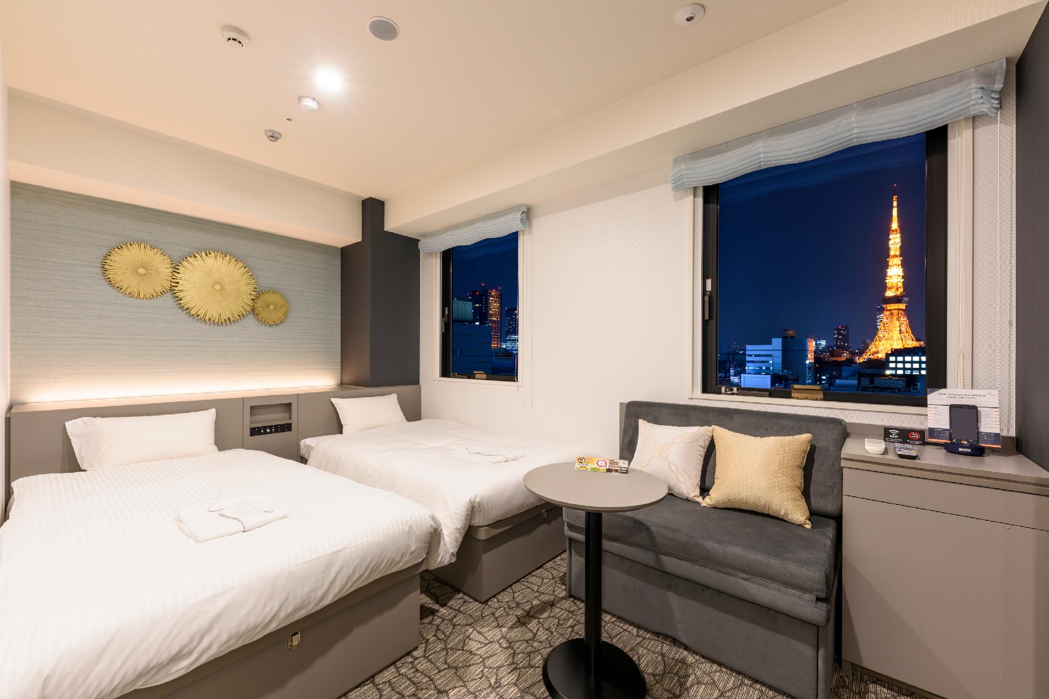 Deluxe, Twin Beds, Tower View