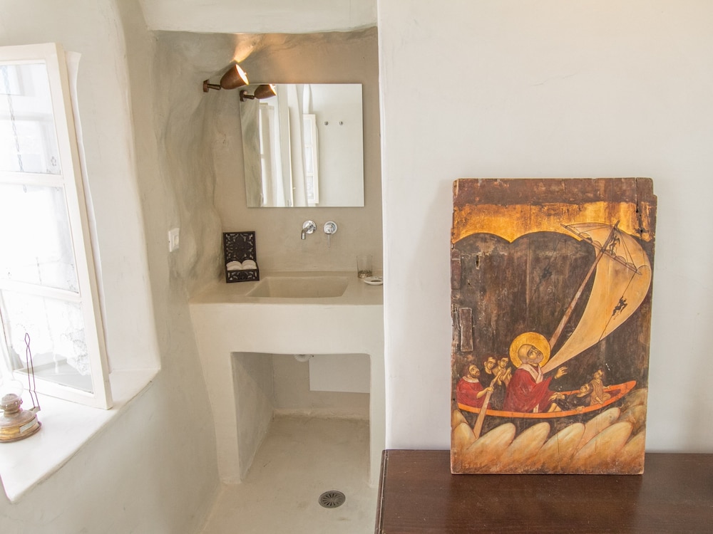 Hector Cave House 9/45