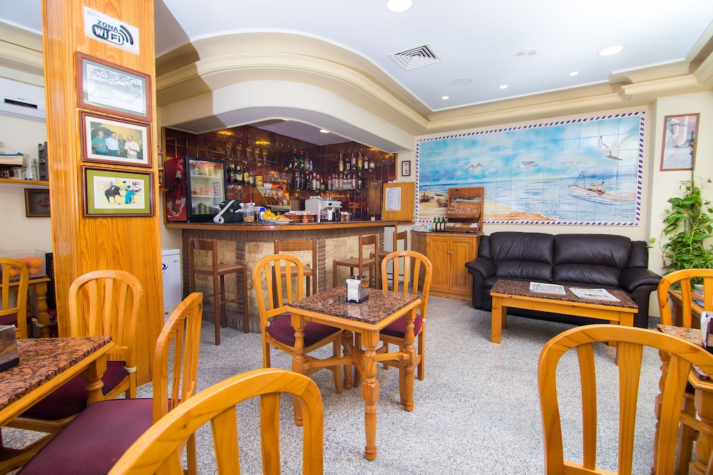 Hostal Los Corchos 27/31