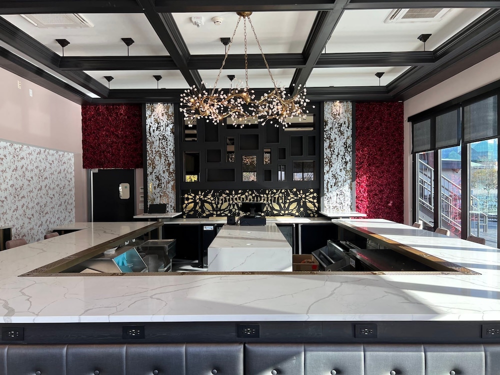 voco Niagara Falls - the Cadence, an IHG Hotel 33/55