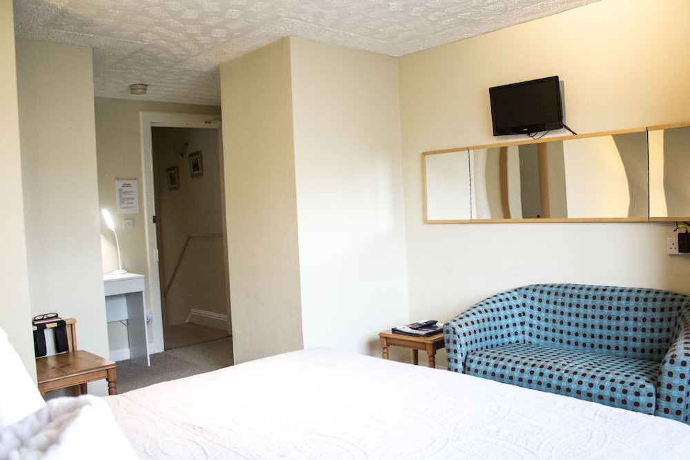 Hazeldene Guest House 12/38