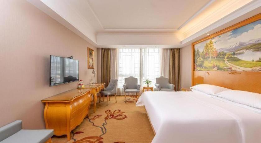 Vienna Hotel Gongcheng Tianjie 28/61