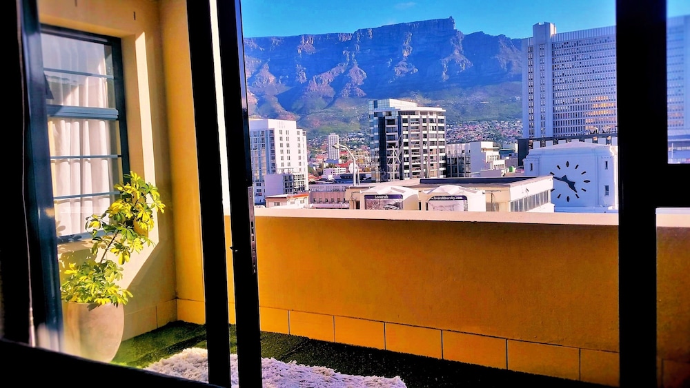 Cape Town Apartment With Balcony 26/28