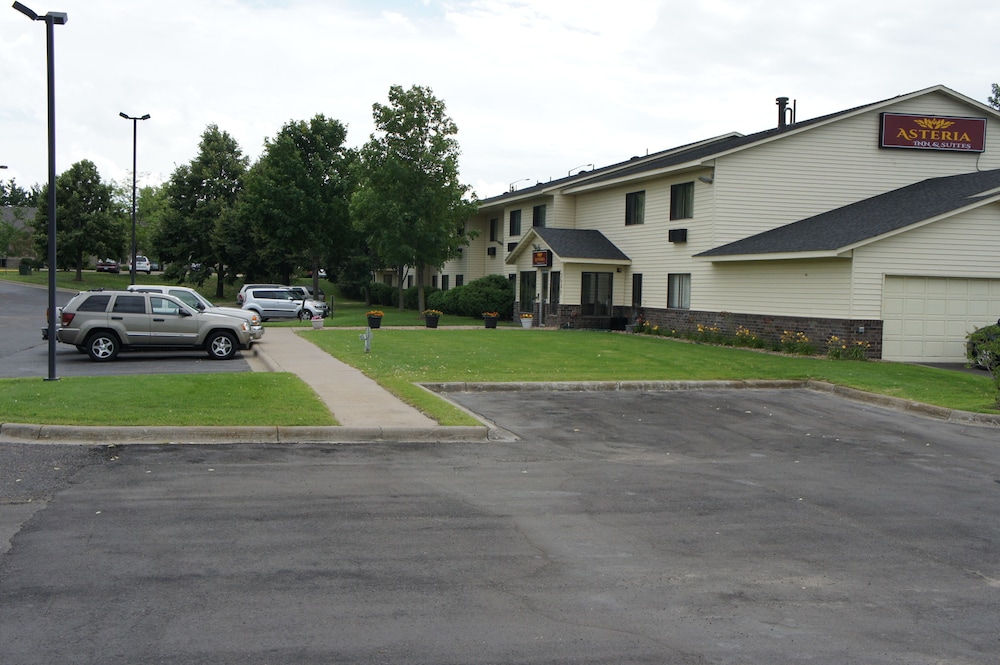 Coratel Inn and Suites Maple Grove 42/50