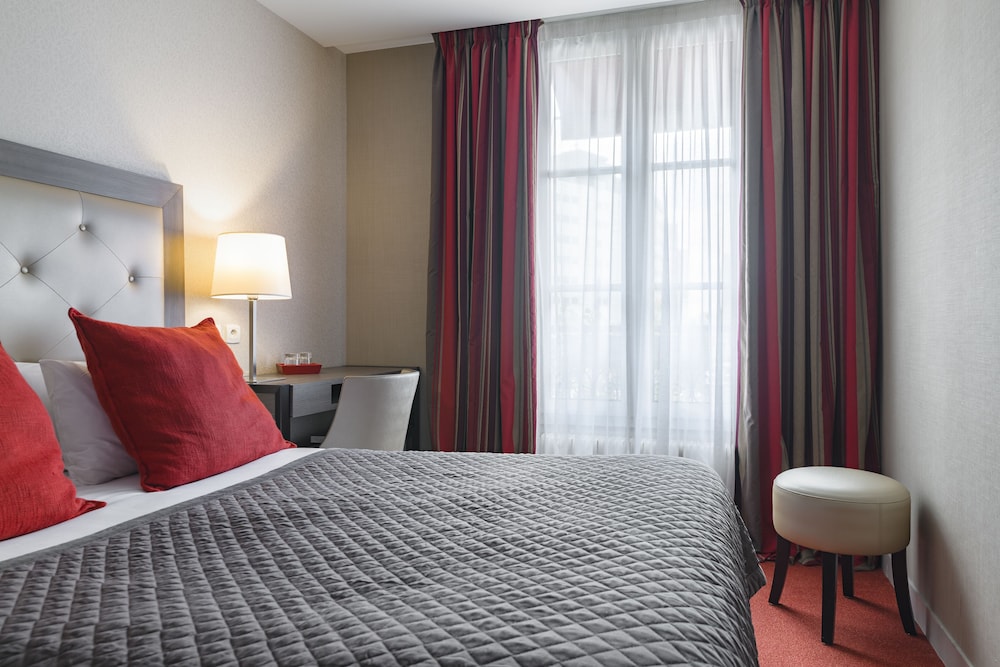 Hotel Eiffel Kennedy 14/40