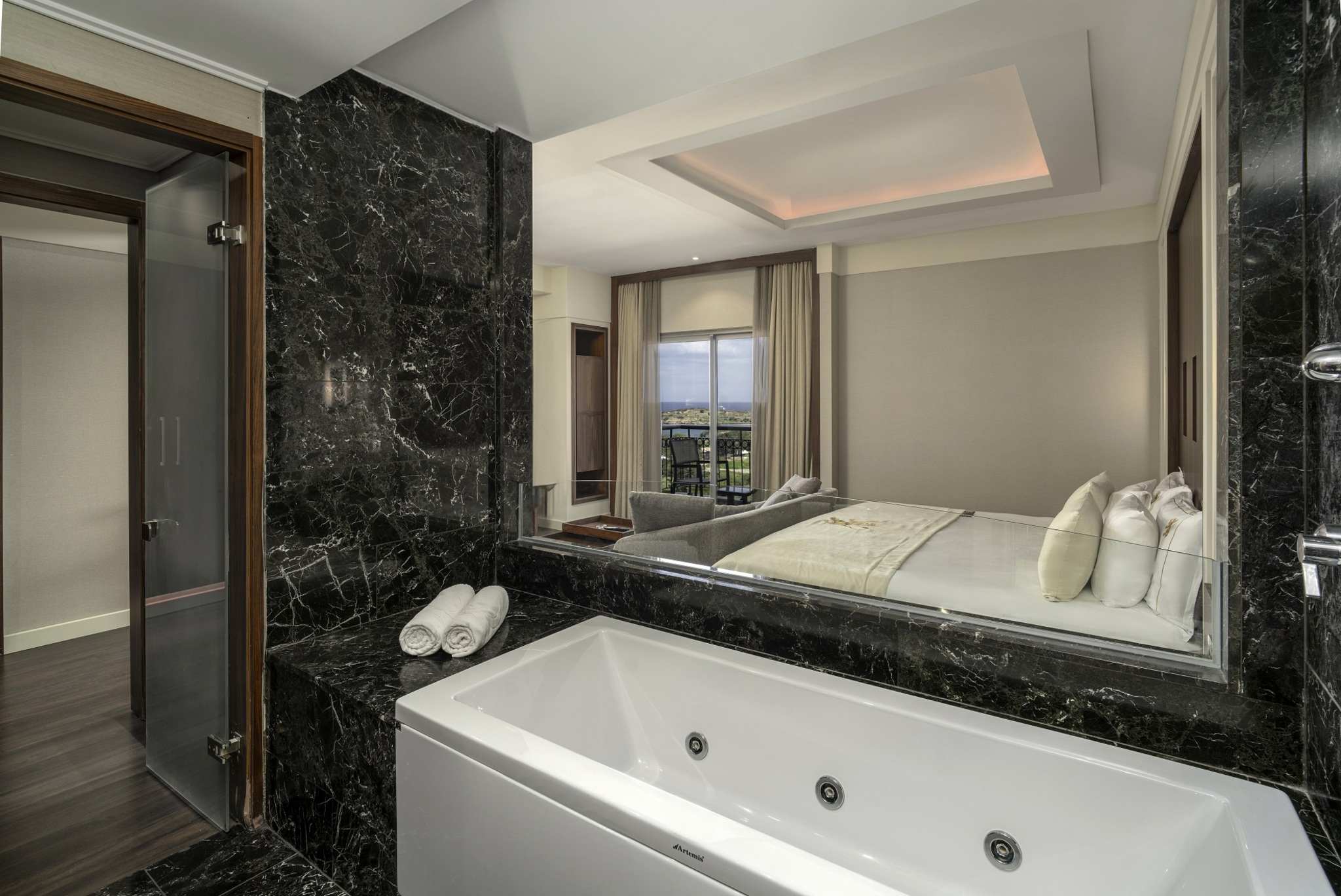 Cratos Premium Hotel 40/45