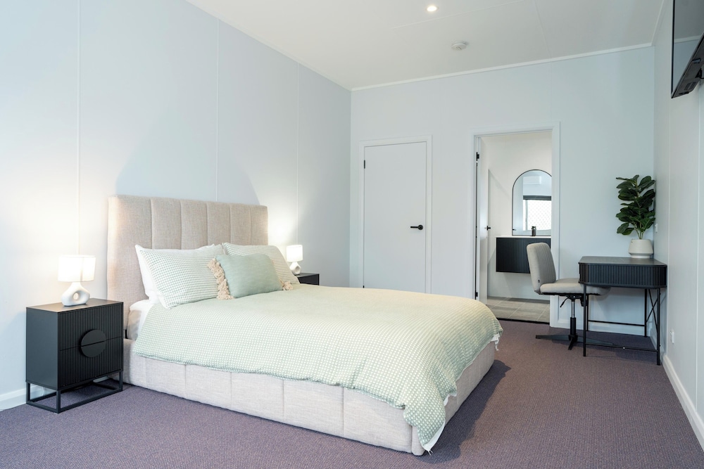 Acacia Ridge Hotel 7/24