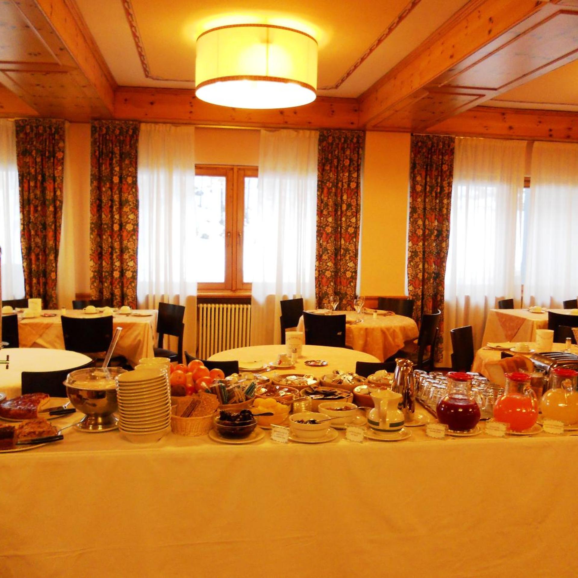 Dufour Hotel 34/42