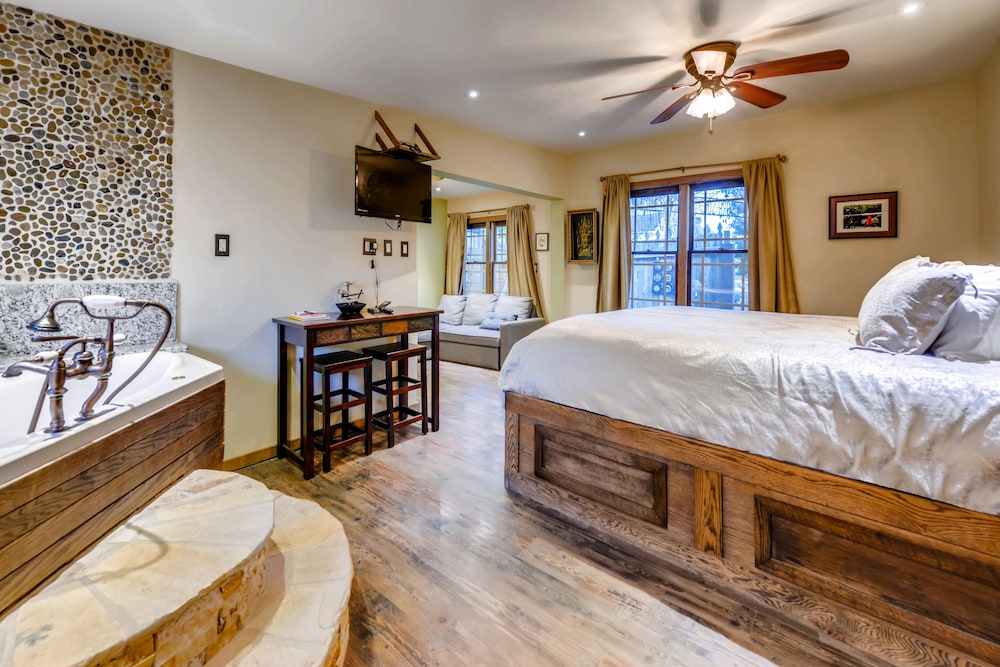 Cliff House Lodge Bed and Breakfast 30/72