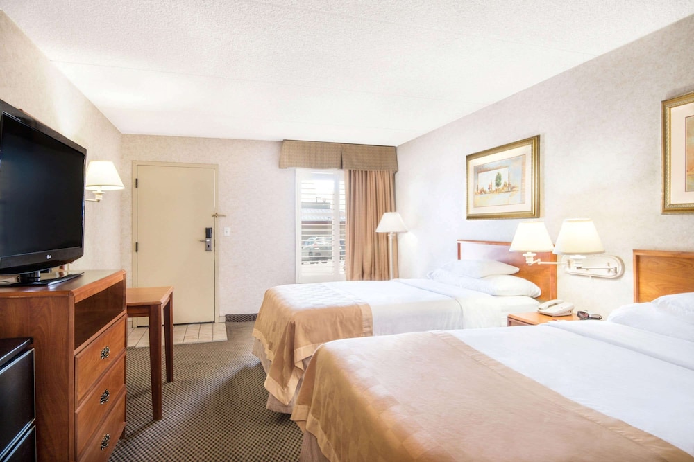Travelodge by Wyndham Pueblo 6/25
