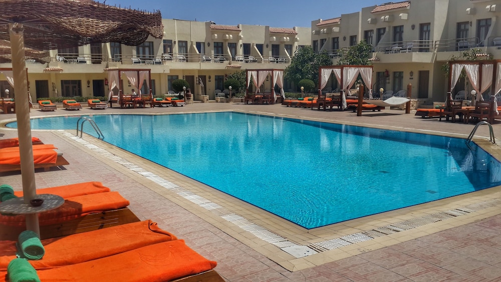 Cataract Lyalina Beach 37/44