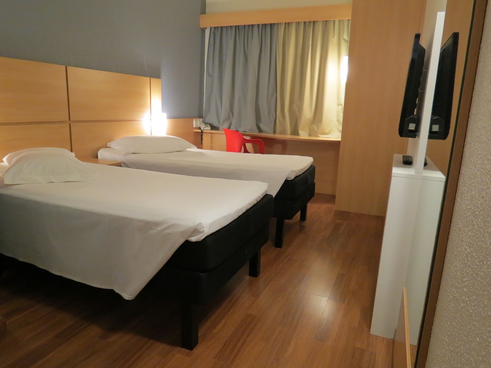 Ibis Joinville 19/58