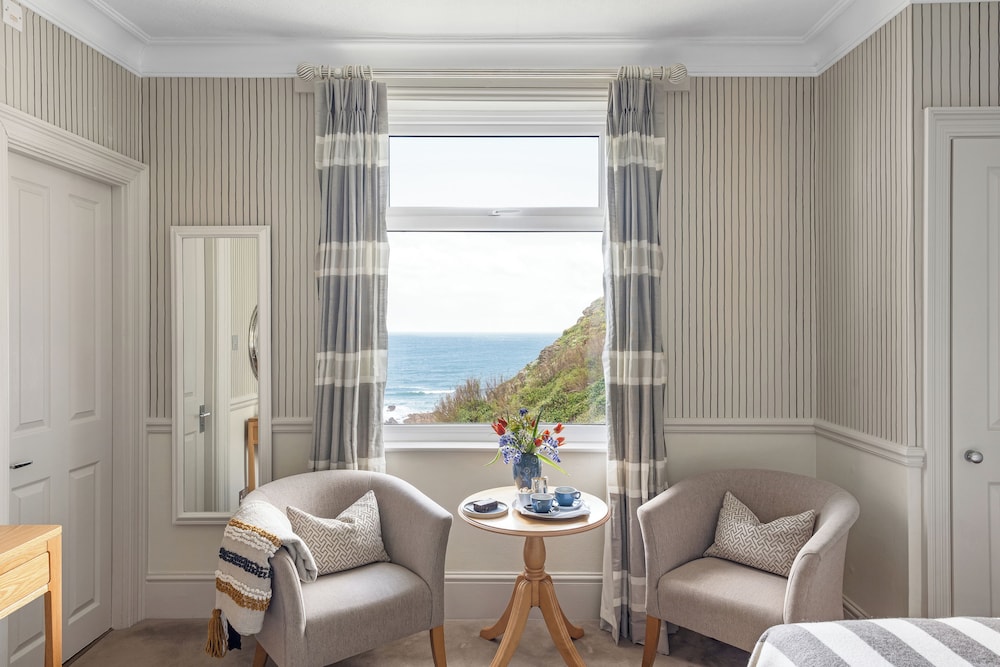 Watersmeet Hotel 35/50