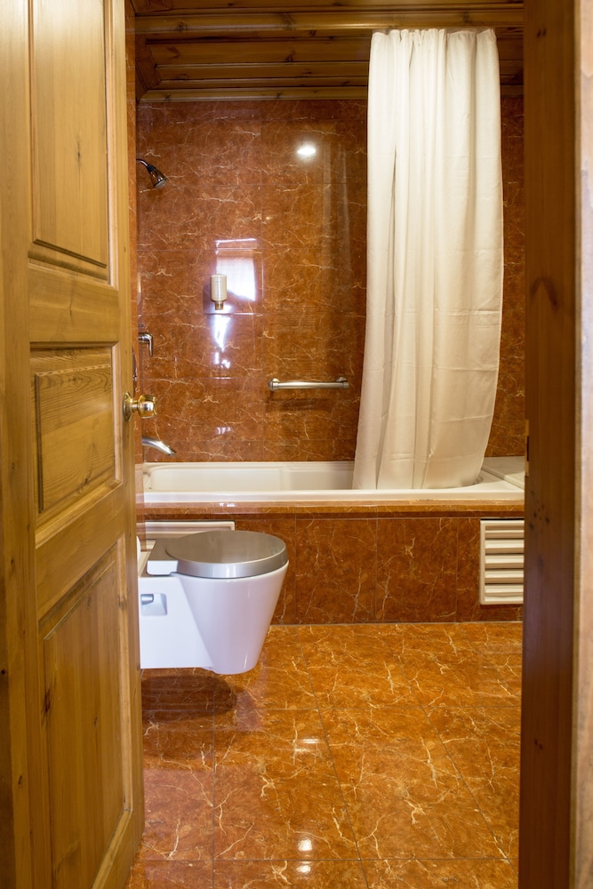 Kyveli Suites 50/50