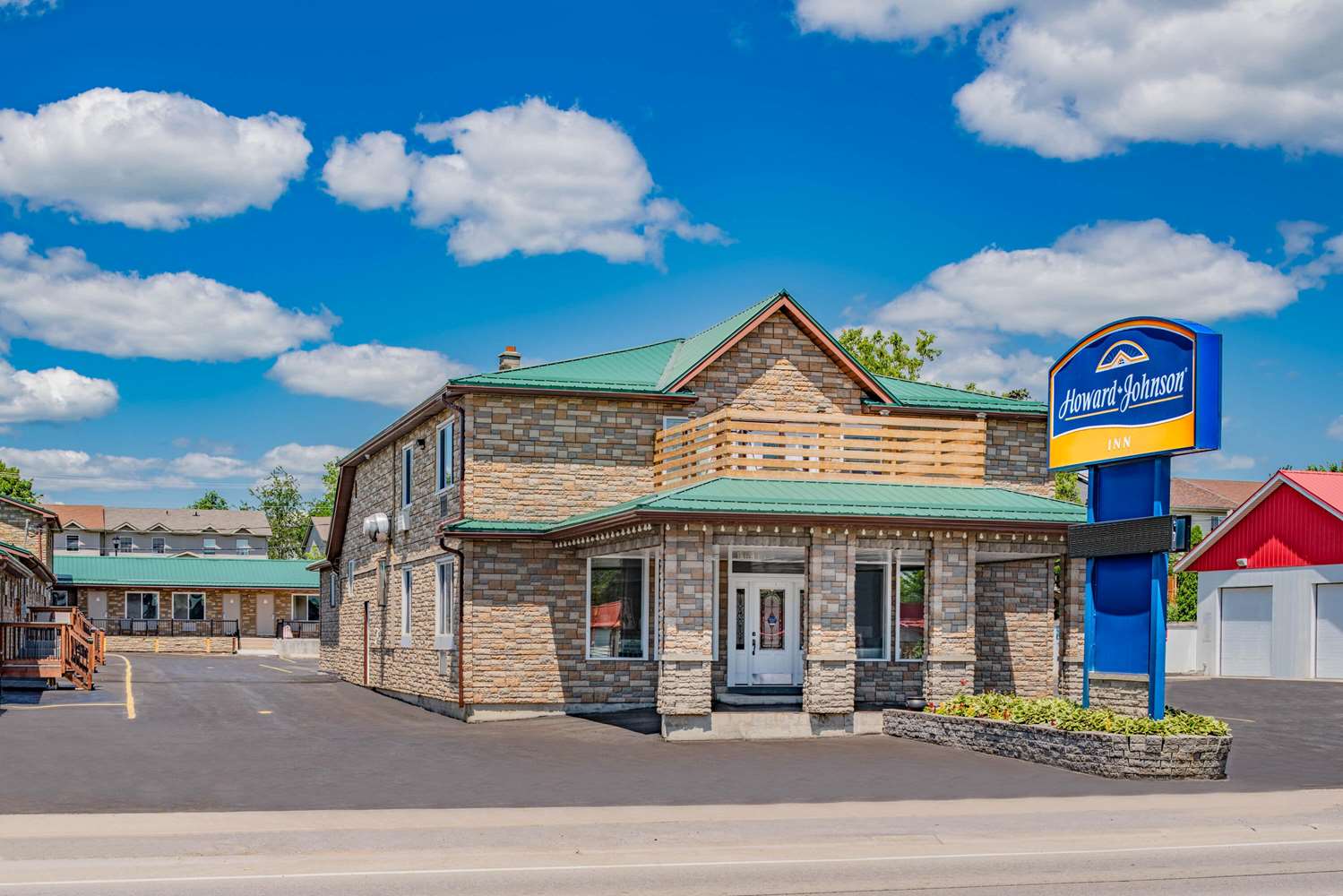 Howard Johnson by Wyndham Gananoque 24/30