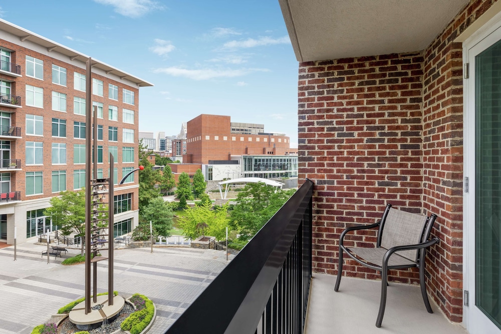 Hampton Inn & Suites Greenville Downtown RiverPlace 2/52