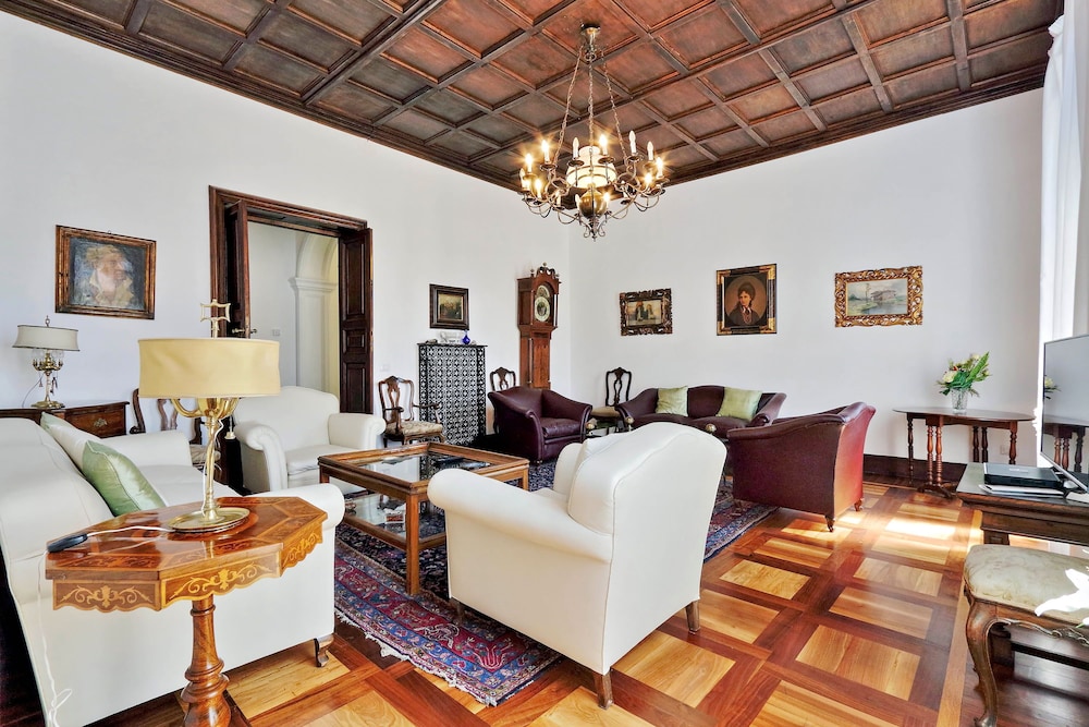 Prestigious Apartment Via Veneto 21/28