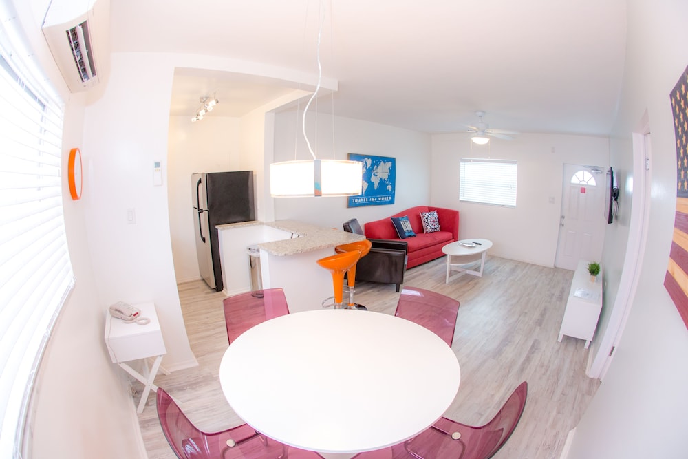 The Villas at St Pete Beach 25/50