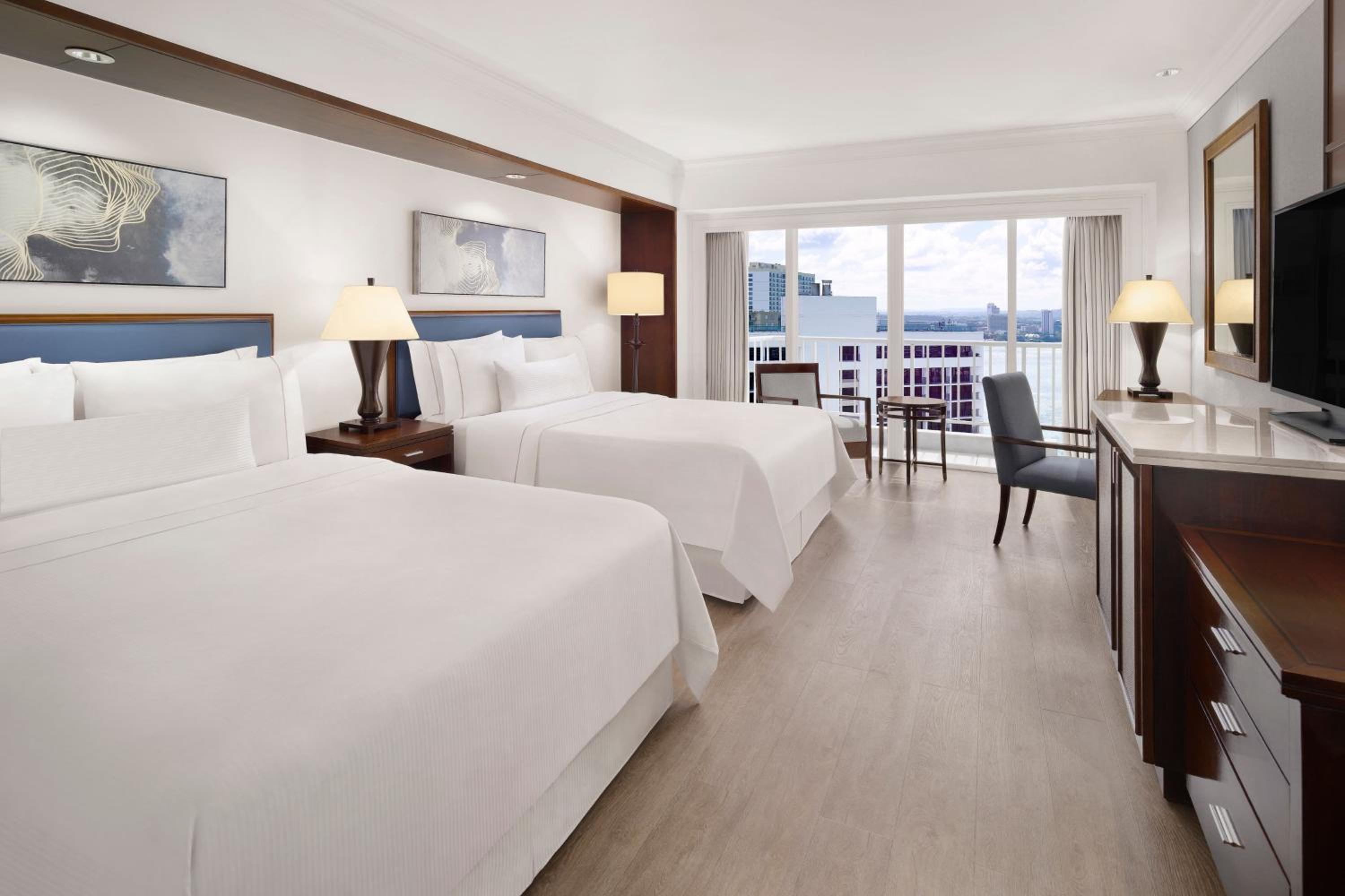 Club, Guest Room, 2 Queen Beds, Ocean View, Executive Level, Balcony, High Floor
