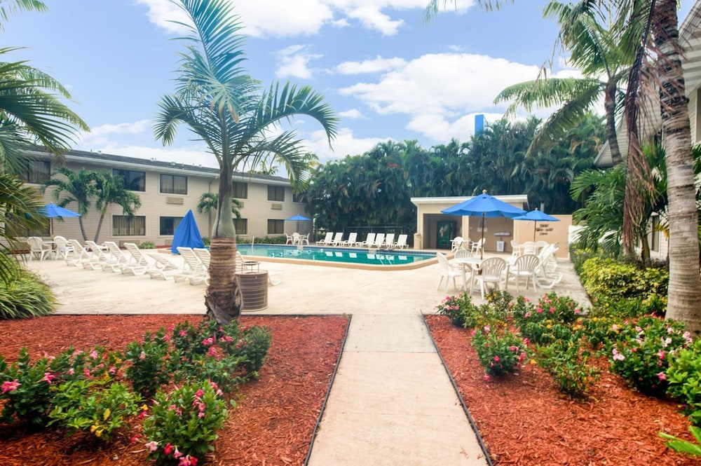 Motel6 Fort Lauderdale, FL 33/44