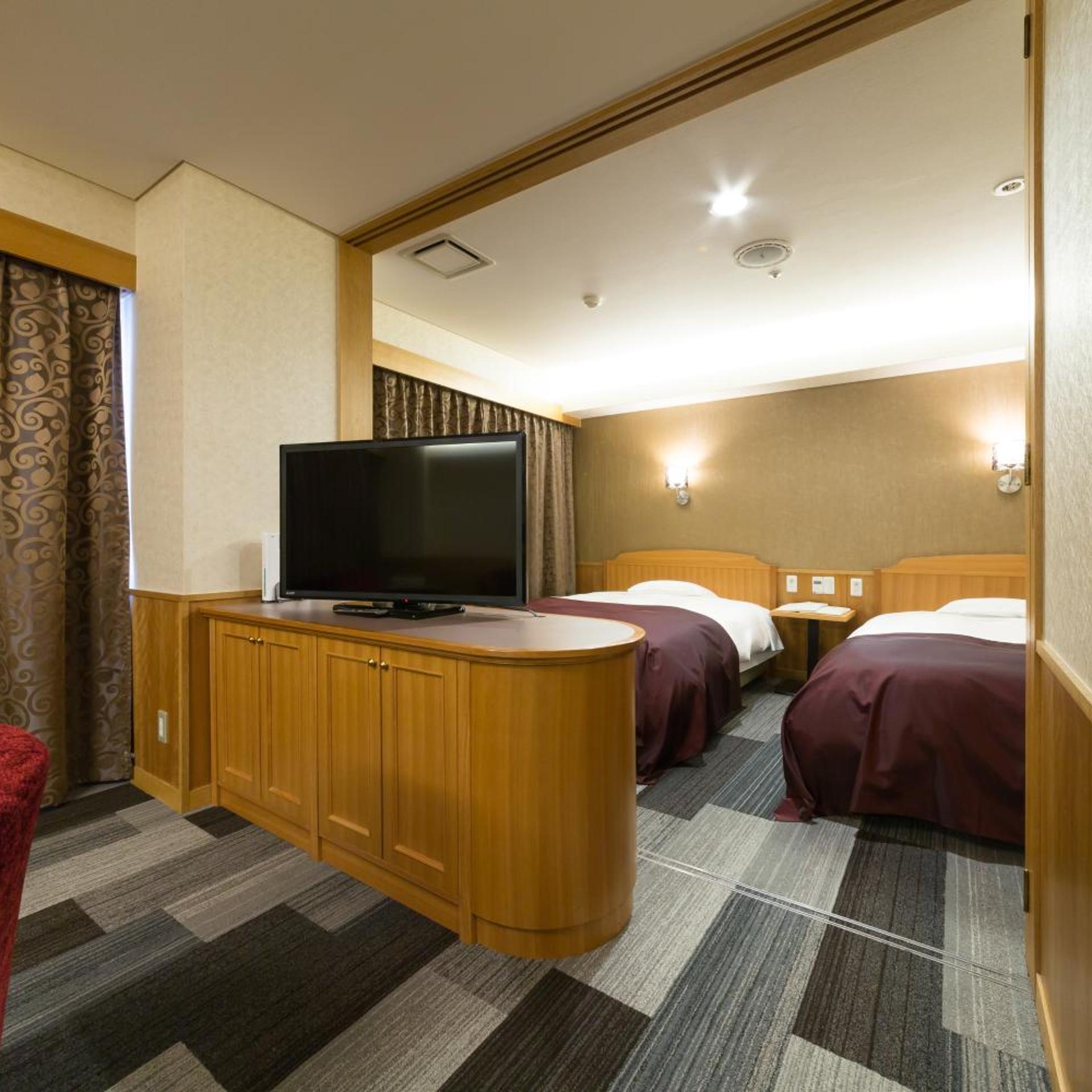 Kochi Pacific Hotel 10/52