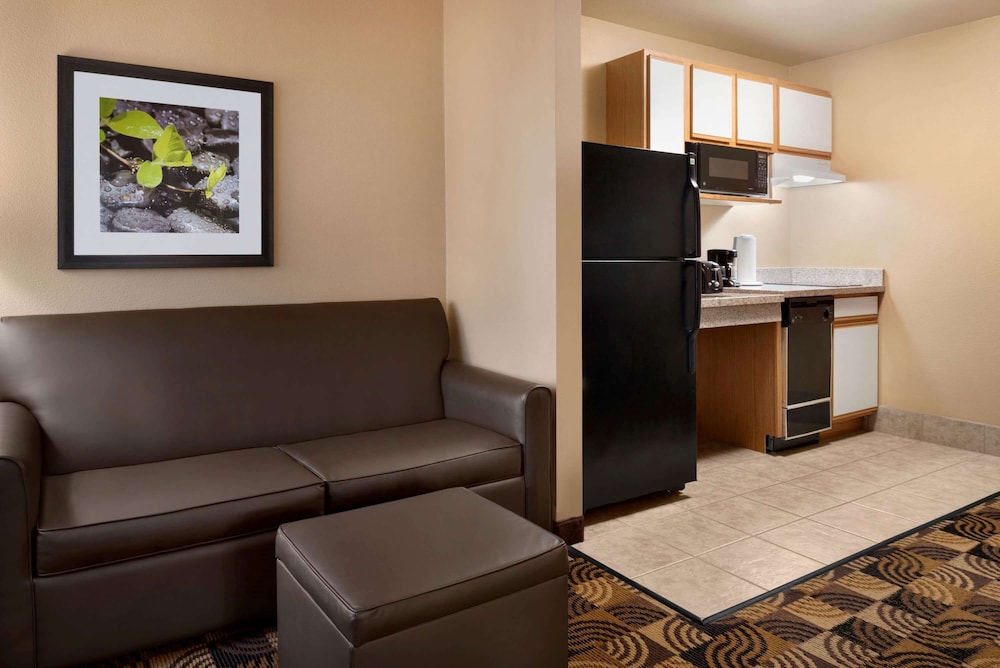 Hawthorn Extended Stay by Wyndham Oak Creek 12/20