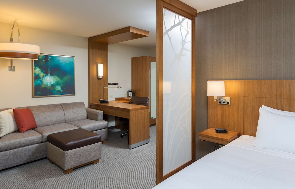 Hyatt Place Canton 33/62